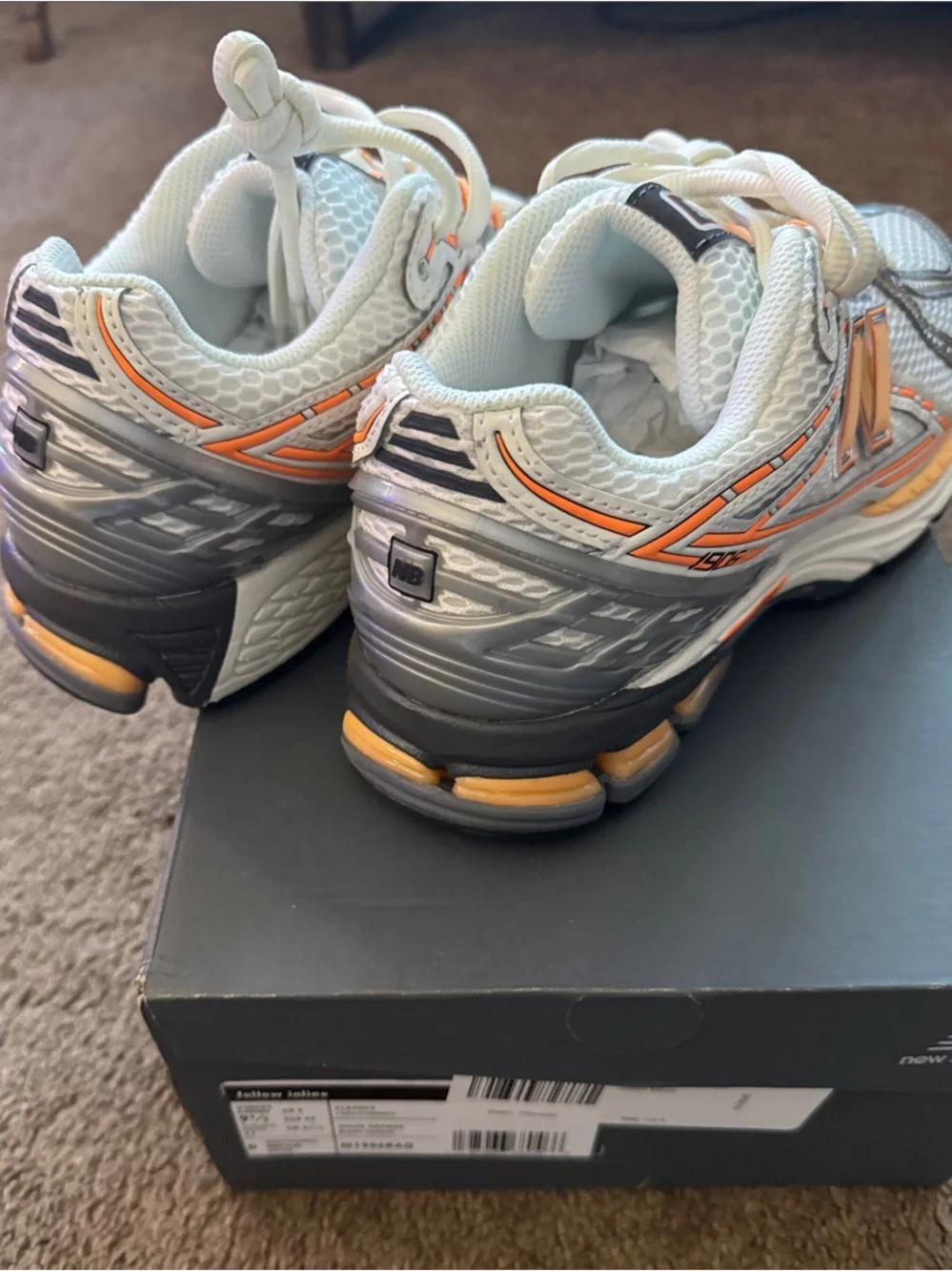 New Balance Women’s White & Orange Athletic Running Shoes M9.5/W11
